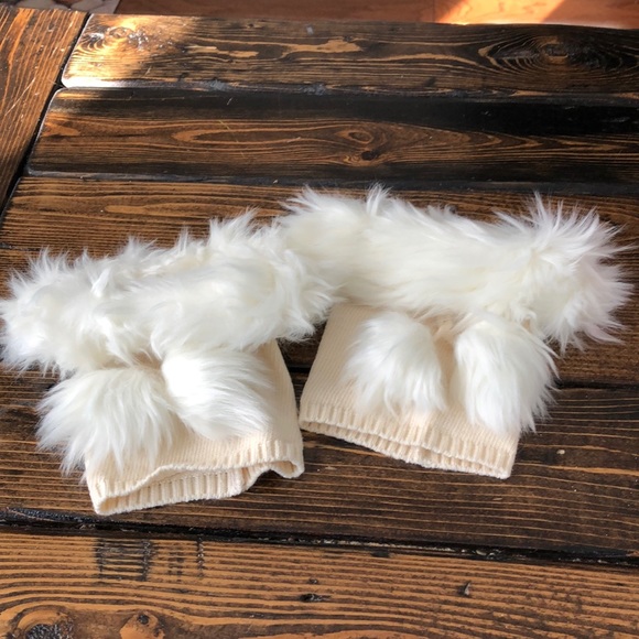 Country Kids Girls Ivory Faux Fur Boot Cuffs - Picture 4 of 7